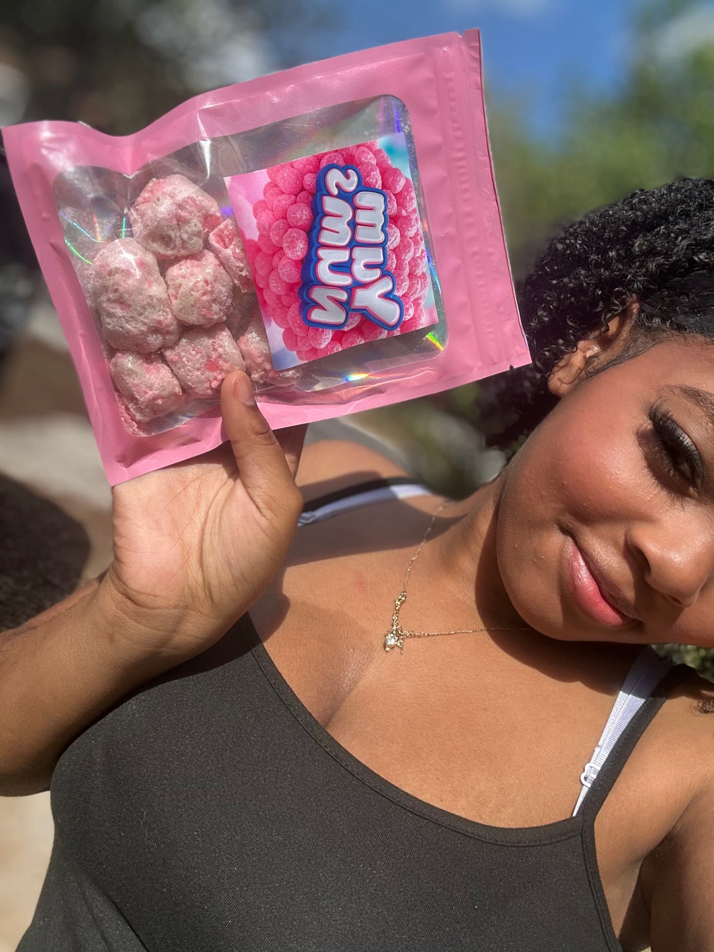 Promisw holding freezw deied candy